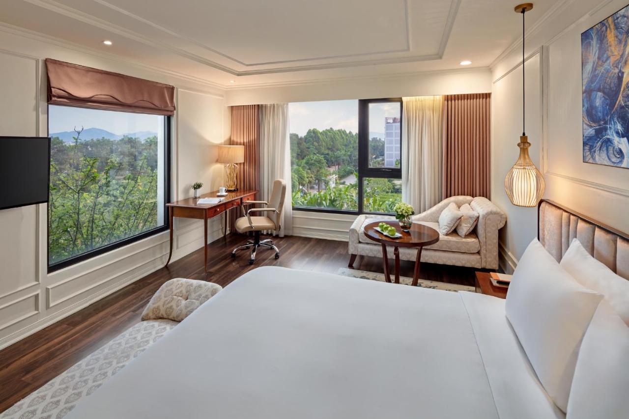 Ravatel Luxury Hotel Bac Giang Exterior foto